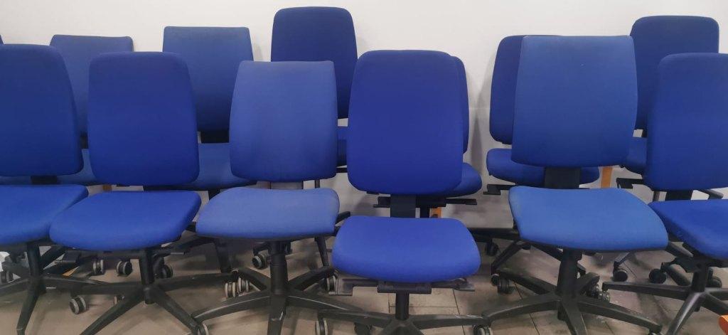 Bureau stoelen, Ophalen