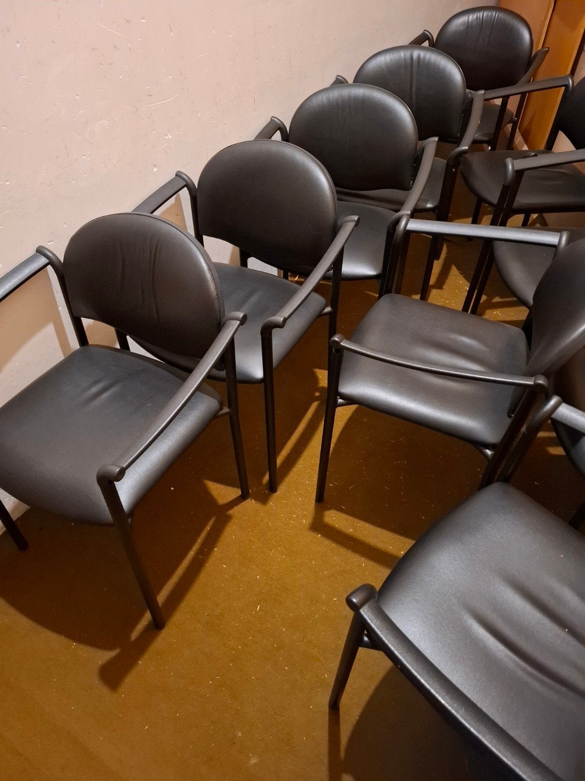 Lot de 27 chaises visiteurs / salle d'attente noires, Maison & Meubles, Inconnu, Inconnu, Enlèvement, Inconnu