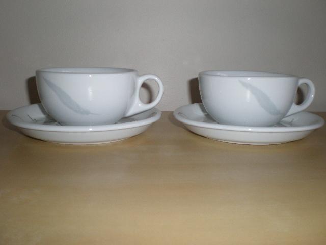 Kopjes met verenpatroon, met schoteltjes, Huis en Inrichting, Ophalen, Nieuw