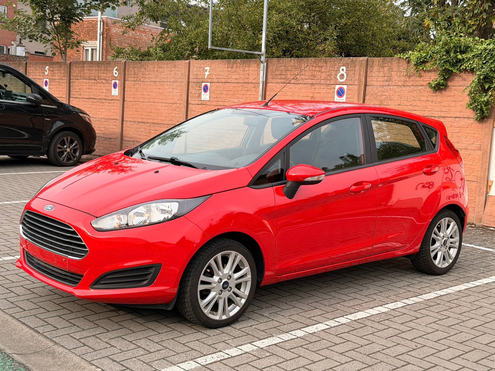Ford Fiesta 1.2 Essence — 2014 — 106 000 km - Climatisation, Autos, Achat, Boîte manuelle, Entretenue par le concessionnaire, Noir