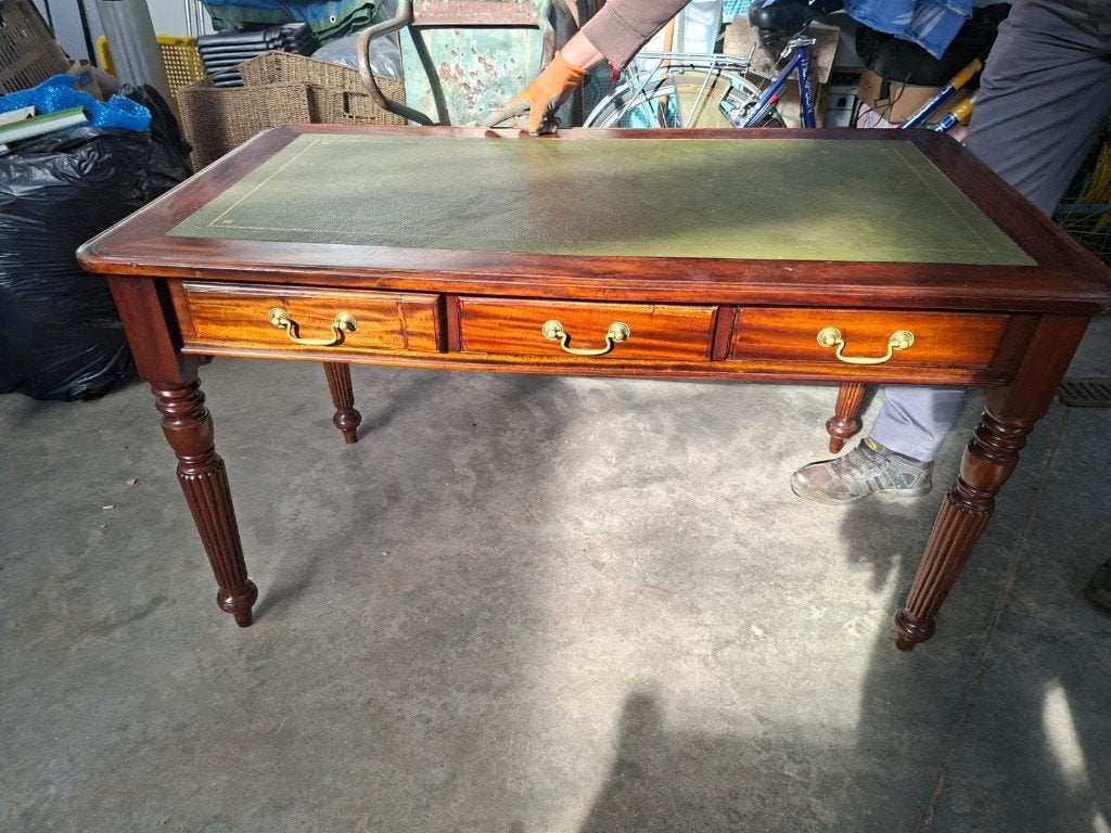 Antieke schrijftafel, Ophalen