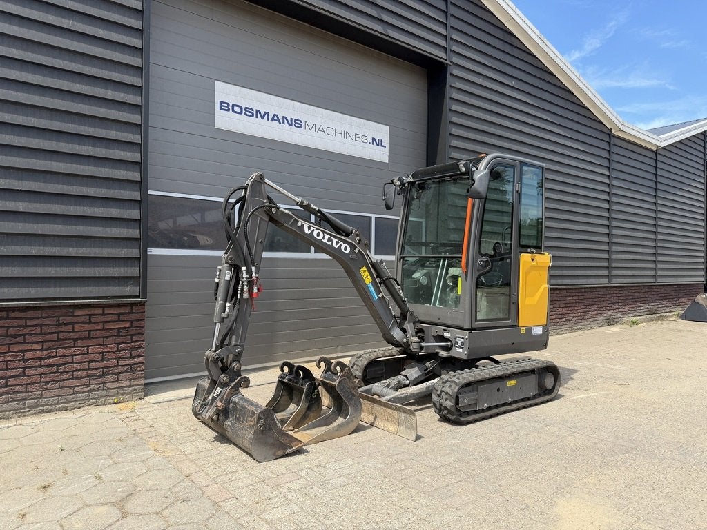 Volvo EC18E minigraver BJ 2023 sloop / sorteer functie €39, Zakelijke goederen, Machines en Bouw | Kranen en Graafmachines, Volvo Cons