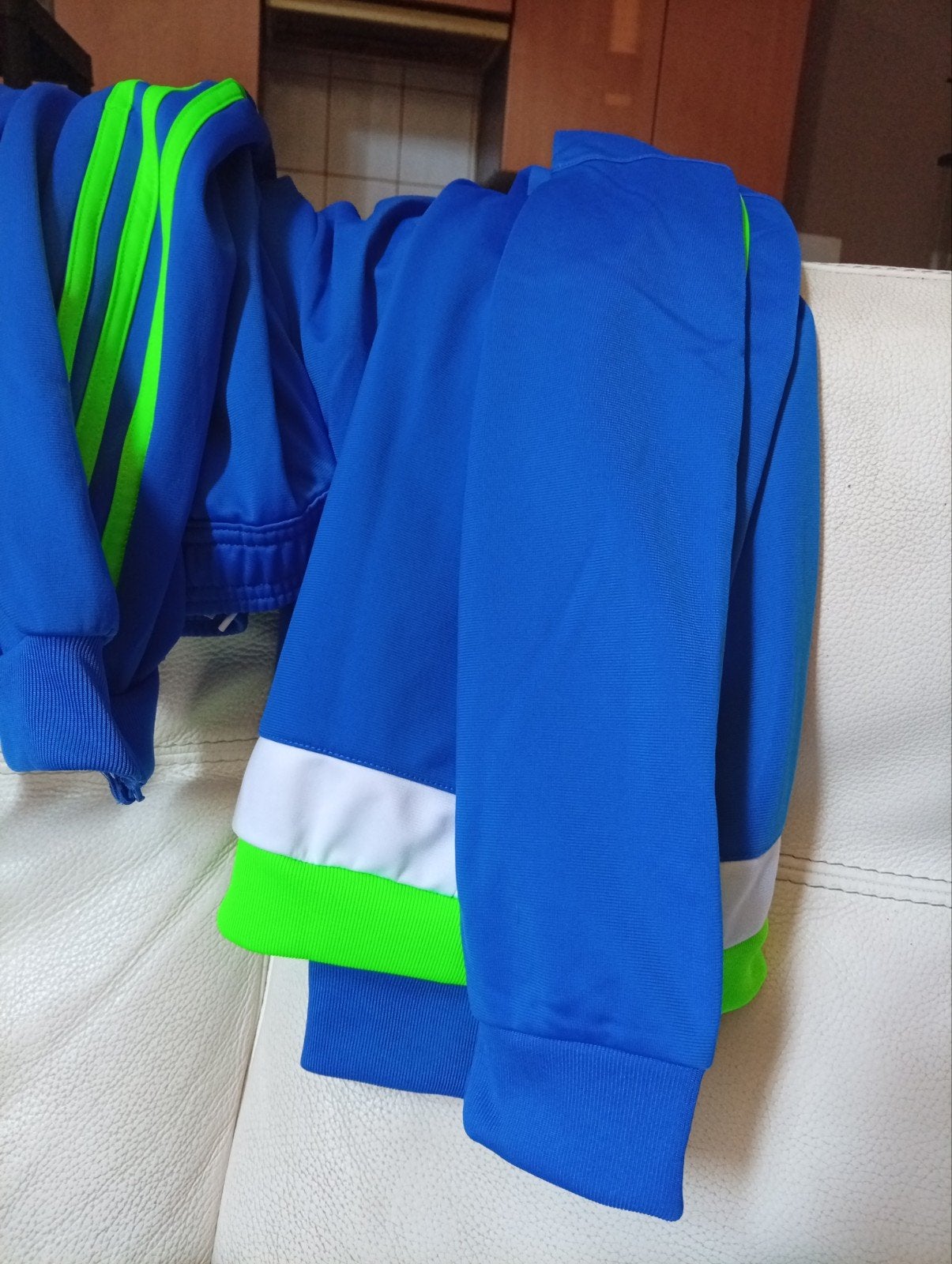 training adidas ajax Amsterdam, Nieuw, Maat 46 (S) of kleiner, Adidas Ajax, Kleding