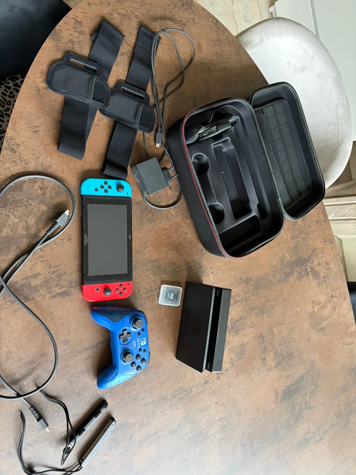 Nintendo Switch + toebehoren, Games en Spelcomputers, Spelcomputers | Nintendo Switch, Zo goed als nieuw, Ophalen of Verzenden