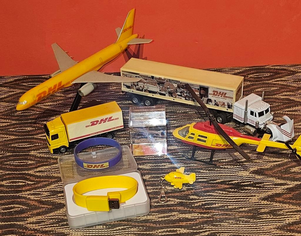 Articles DHL, Enlèvement, Avion