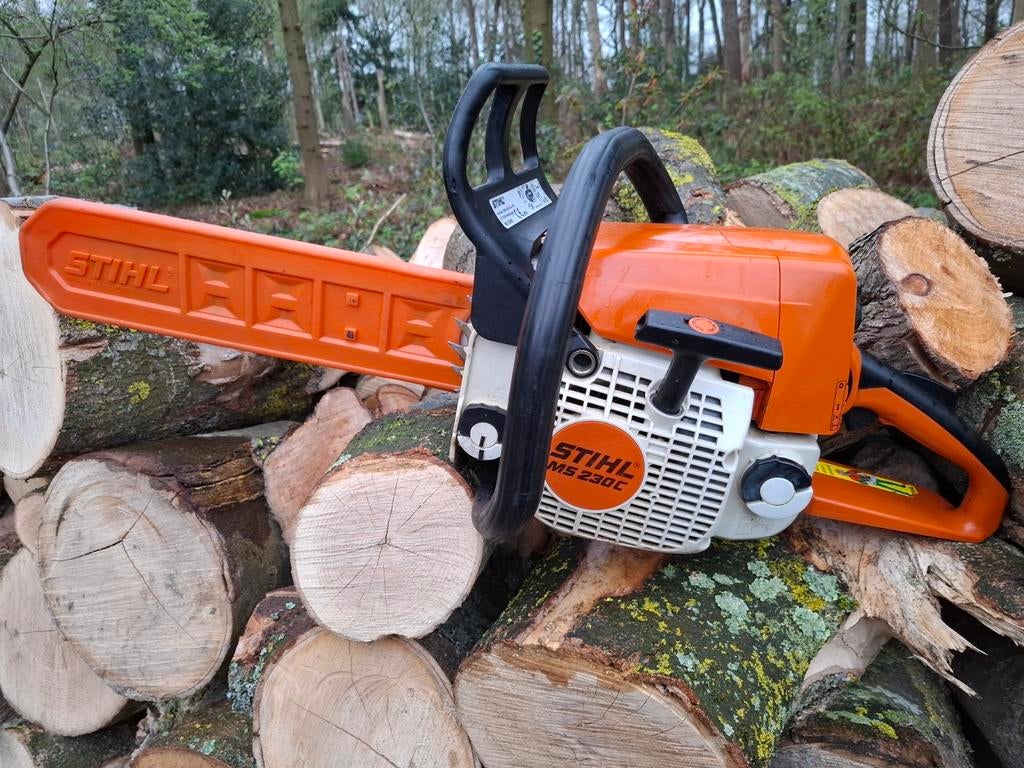 Tronçonneuse Stihl MS230c avec barre de 35 cm, Envoi