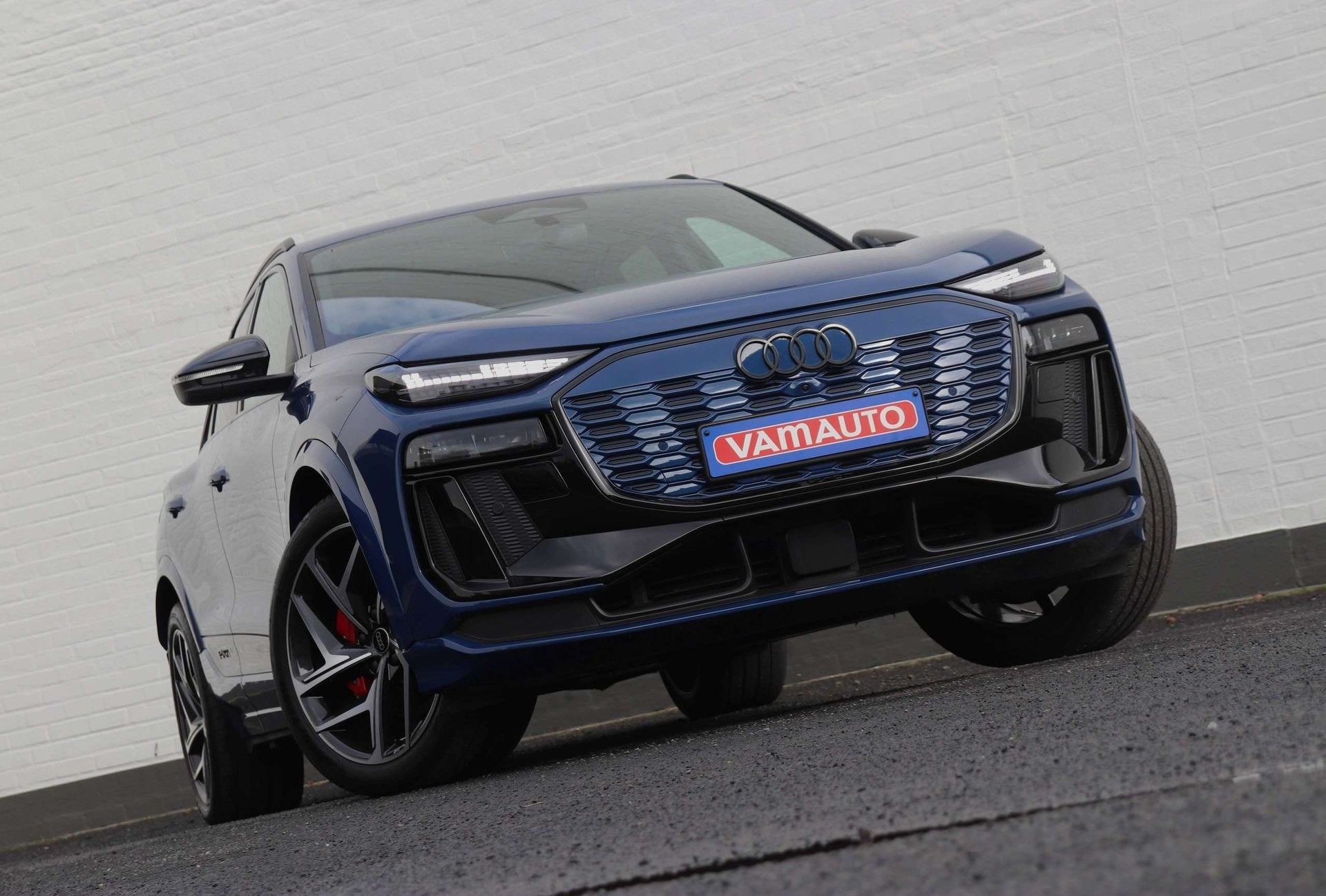 Audi SQ6 e-tron Edition One Blue - Pano/360/B&O/S-Seat/Oled/, 2965 kg, Achat, Entreprise, Interruption de démarrage