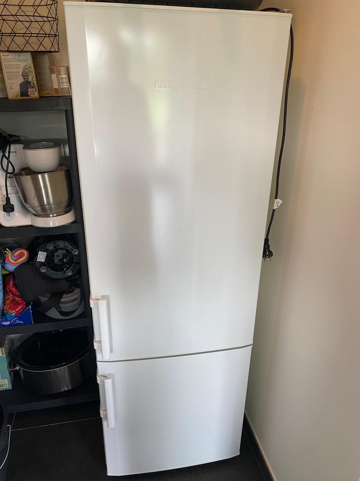 Liebherr koelkast met 2 diepvriesvakken, Elektronische apparatuur, Koelkasten en IJskasten, Ophalen, Gebruikt, Met vriesvak, 160 cm of meer