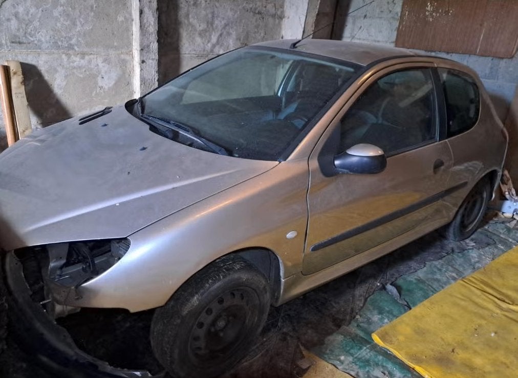 Peugeot 206 benzine 1.4 uit 2005, Auto's, Voorwielaandrijving, 4 cilinders, Overige kleuren, Handgeschakeld