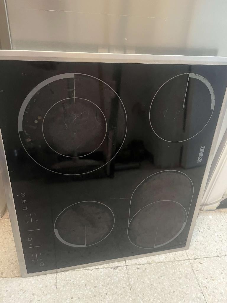 the cuisson électrique Zanussi, Elektronische apparatuur, Kookplaten, Ophalen, Gebruikt, 4 kookzones, Vrijstaand