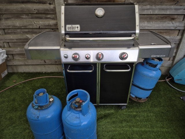 Weber Genesis E-330 + 3 gasflessen, klaar om te grillen, Tuin en Terras, Gasbarbecues, Ophalen, Gebruikt, Weber