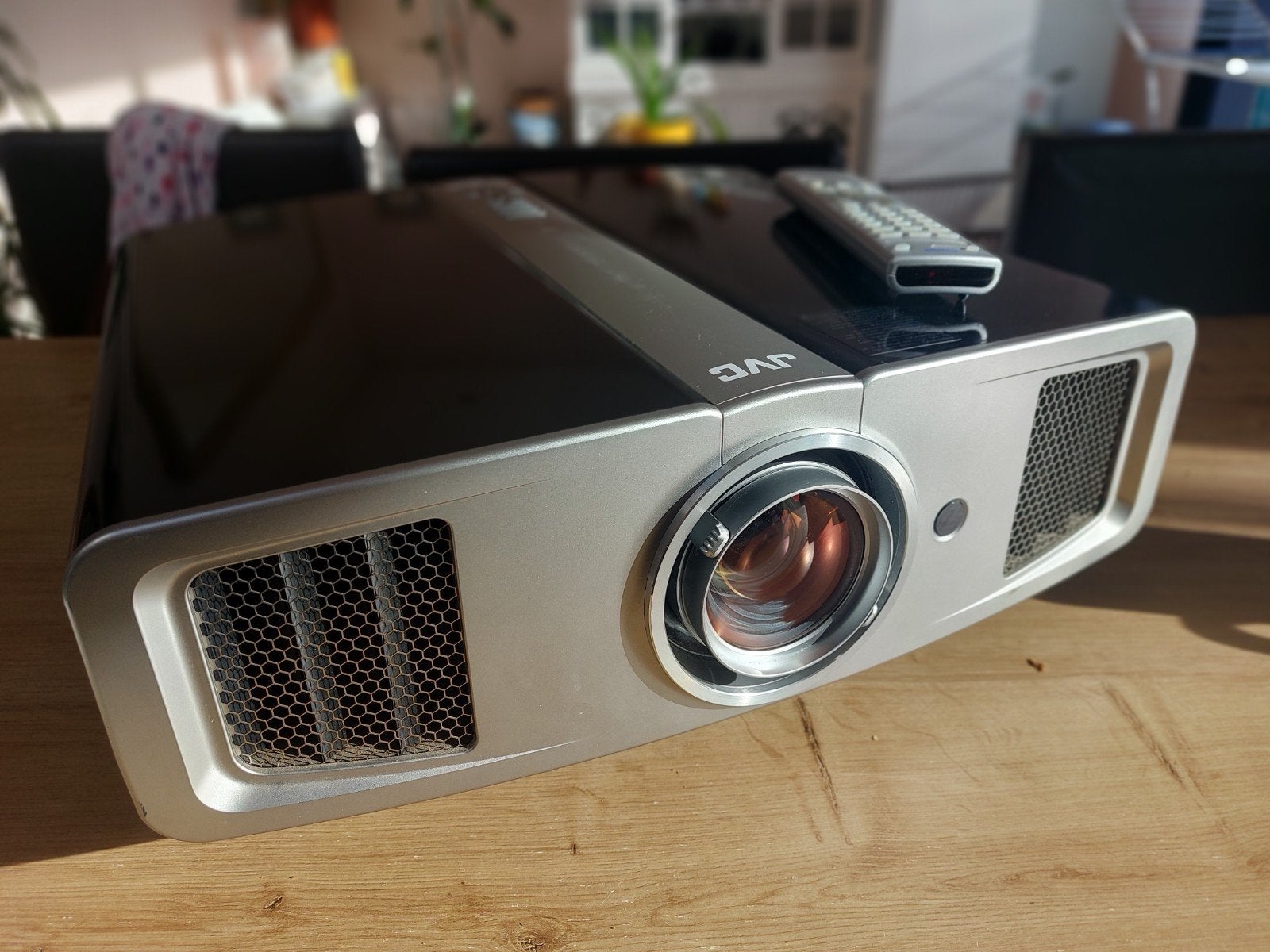 JVC DLA-HD1 (Pour pièces) + Lampe compatible NEUVE + Télécom, LCOS, Enlèvement, Full HD (1080), Jvc