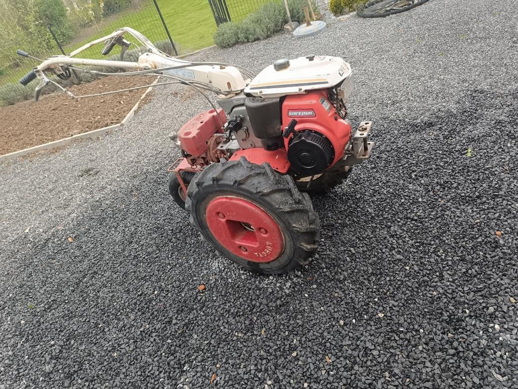 Motoculteur Kubota T 850 en très bon état et ses accessoires, Enlèvement