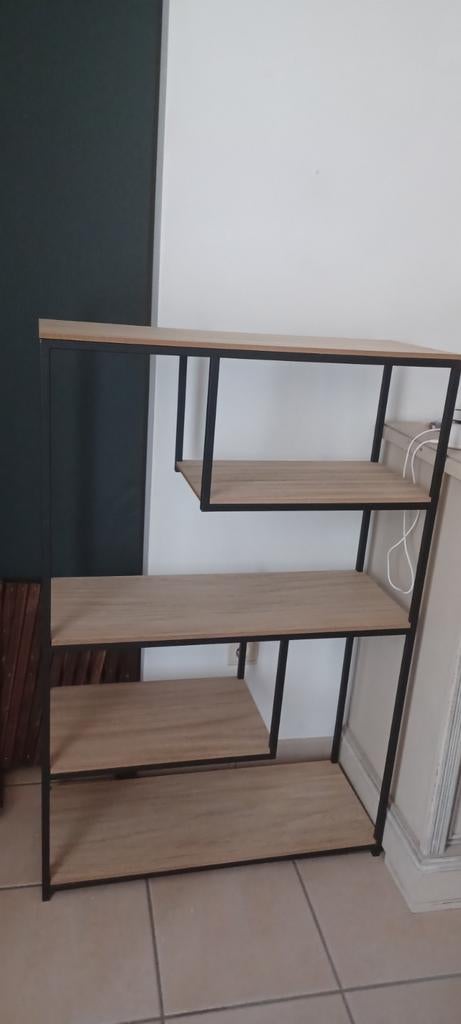 Kast bijna niet gebruikt, Huis en Inrichting, Kasten | Wandmeubels, Ophalen