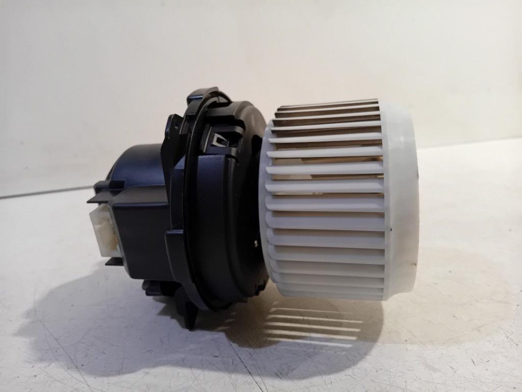 Kachel ventilator motor Renault Captur, Onderdelen@venauto.nl, Van der Ven Autorecycling B.V., Ettenseweg 76, 4706 PB Roosendaal, The Netherlands