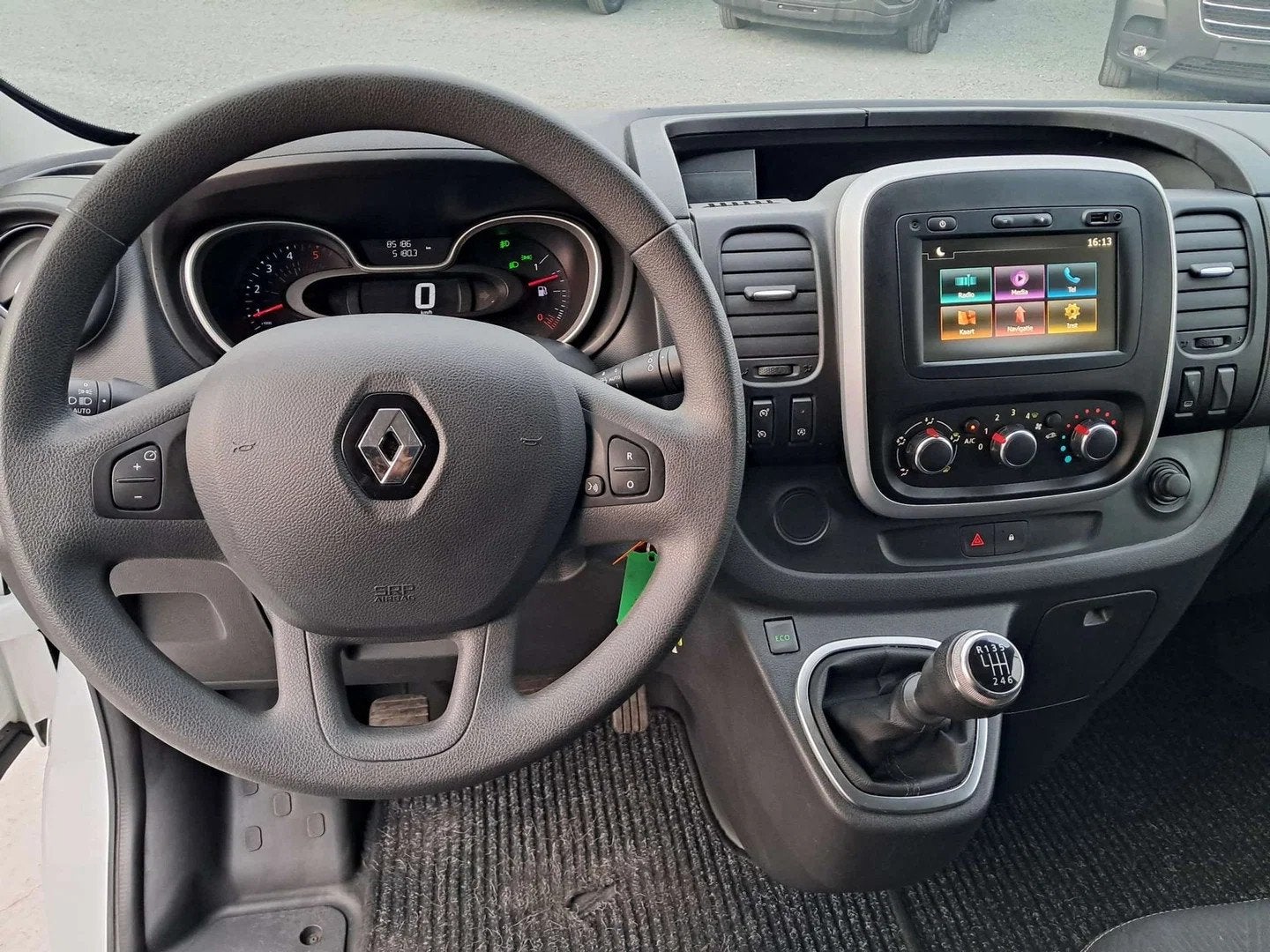 Renault Trafic 2.0 DCI Grand confort (bj 2021), Gebruikt, Renault, Bedrijf, 5 deurs
