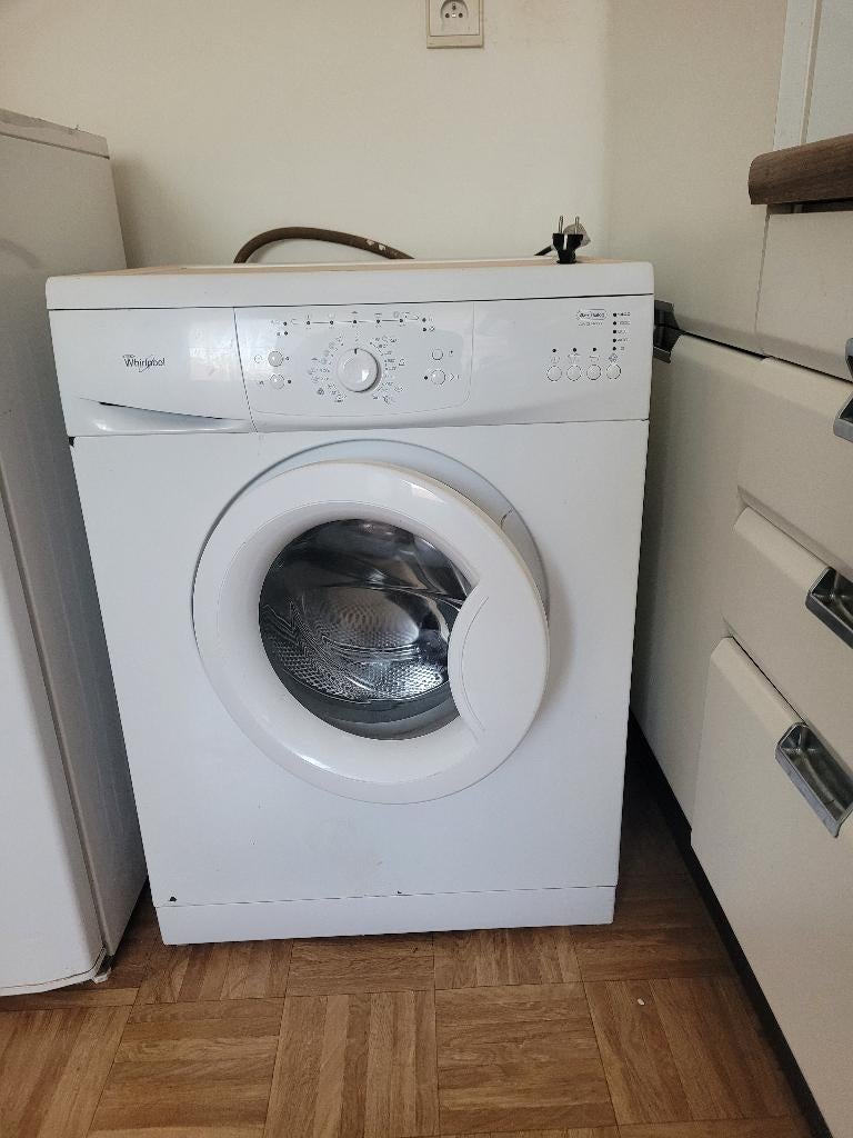 Wasmachine, Elektronische apparatuur, Ophalen, 1200 tot 1600 toeren, 4 tot 6 kg, Handwasprogramma