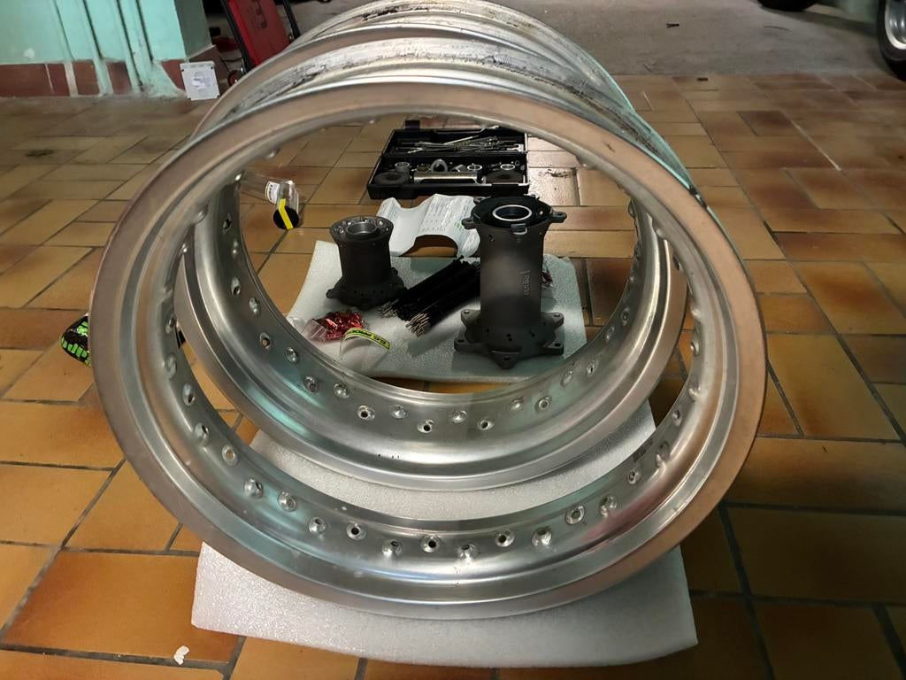 Aprilia sxv 17 inch velgenset, Motoren, Particulier