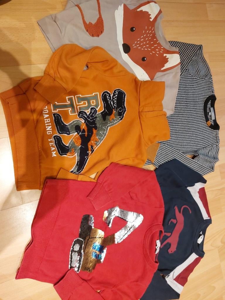 Pakket 5 Truien en 4 T-shirts lange mouwen jongen maat 122, Kinderen en Baby's, Kinderkleding | Maat 122, Zo goed als nieuw, Jongen