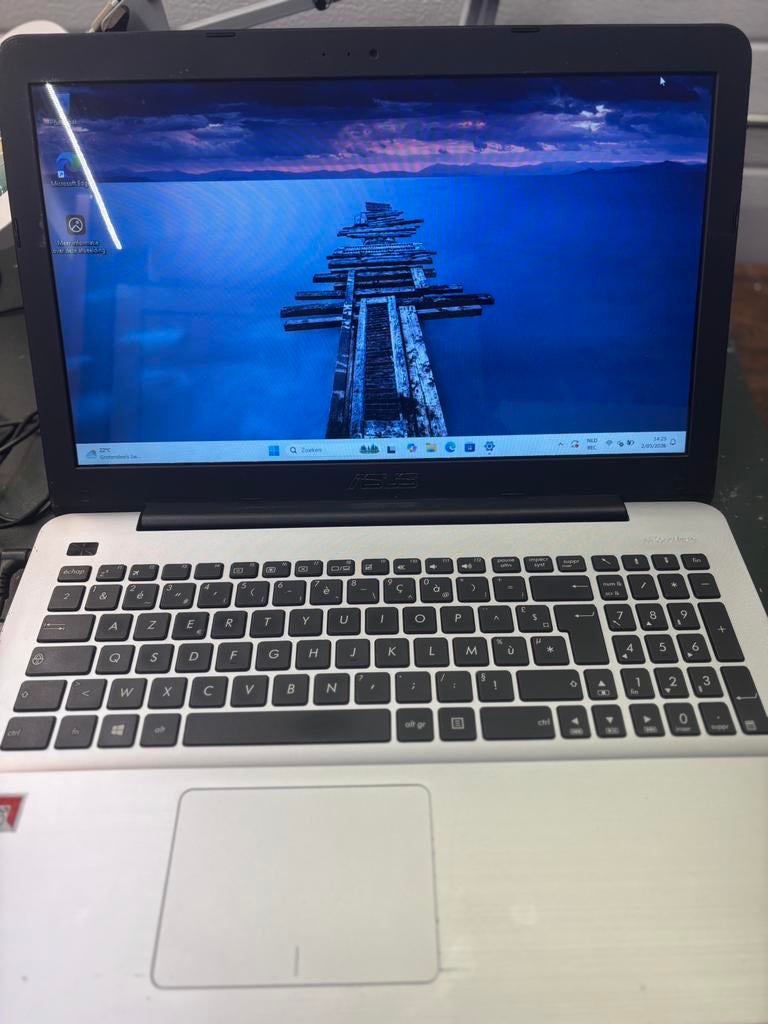 Asus x555Q, Ophalen of Verzenden, Zo goed als nieuw, SSD