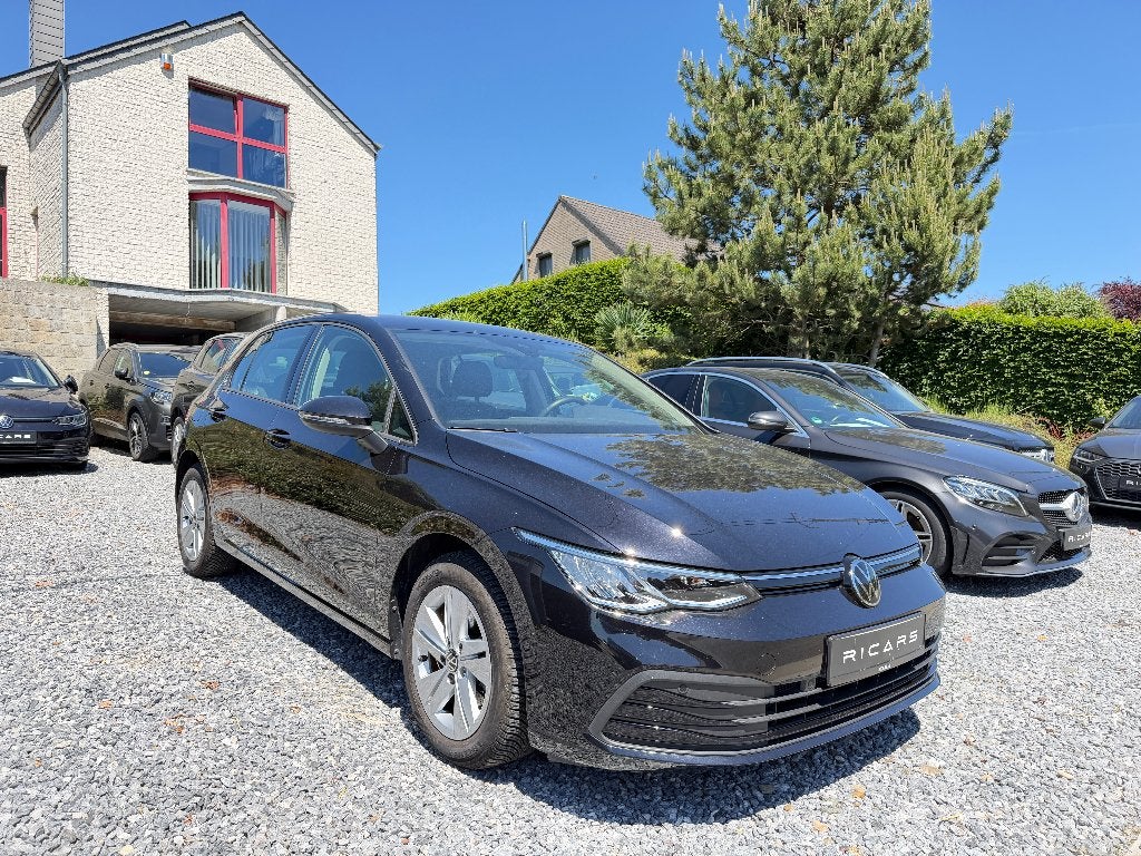 VWGolf 1.0 eTSI MHEV DSG Carnet GPS Carplay Camera GARANTIE, Auto's, Stof, Zwart, Parkeerassistent, 5 zetels