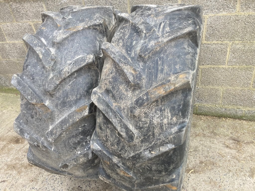 2 banden 420/70r24, Ophalen