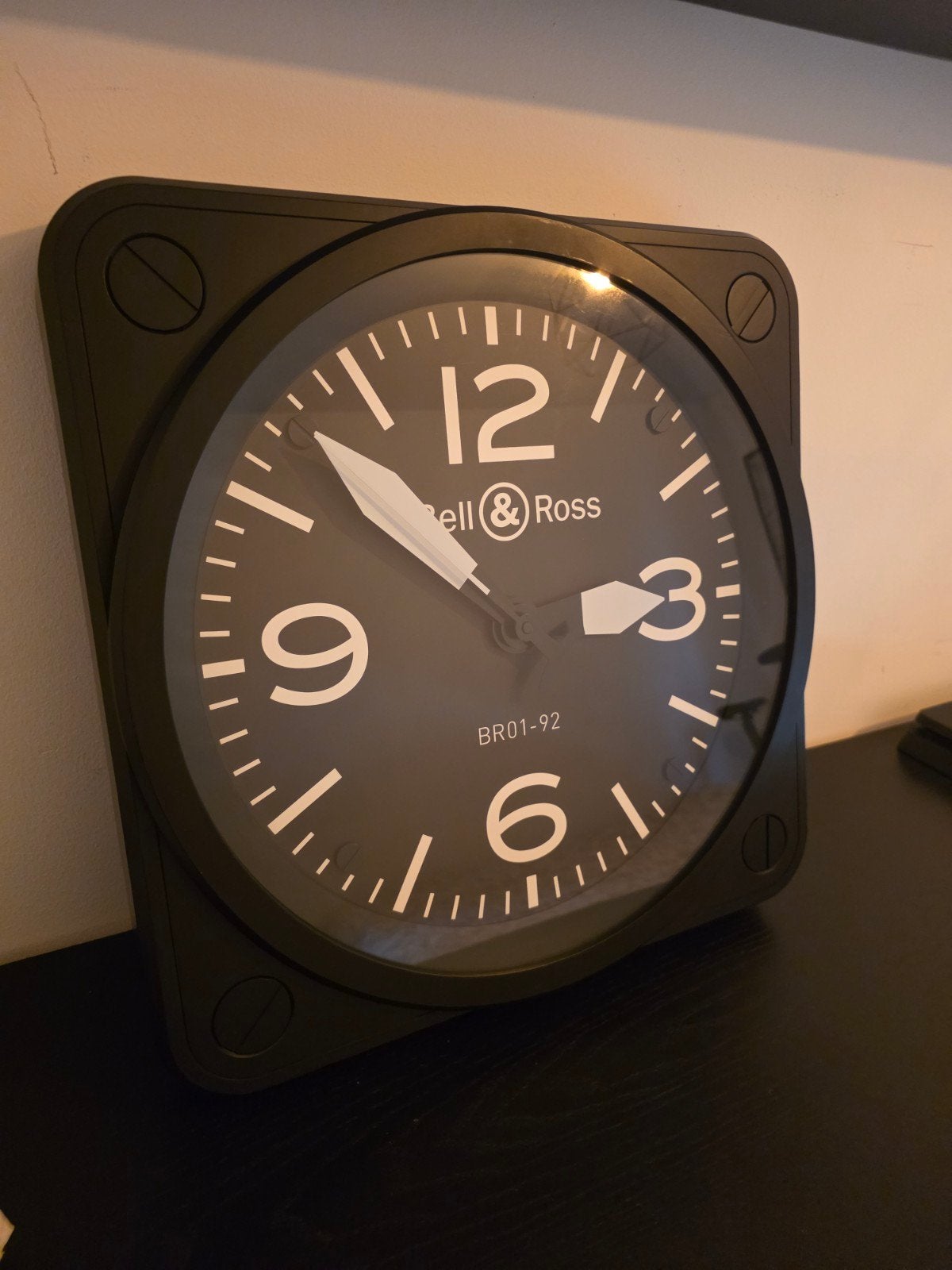 Bell & Ross wandklok, Ophalen, Wandklok