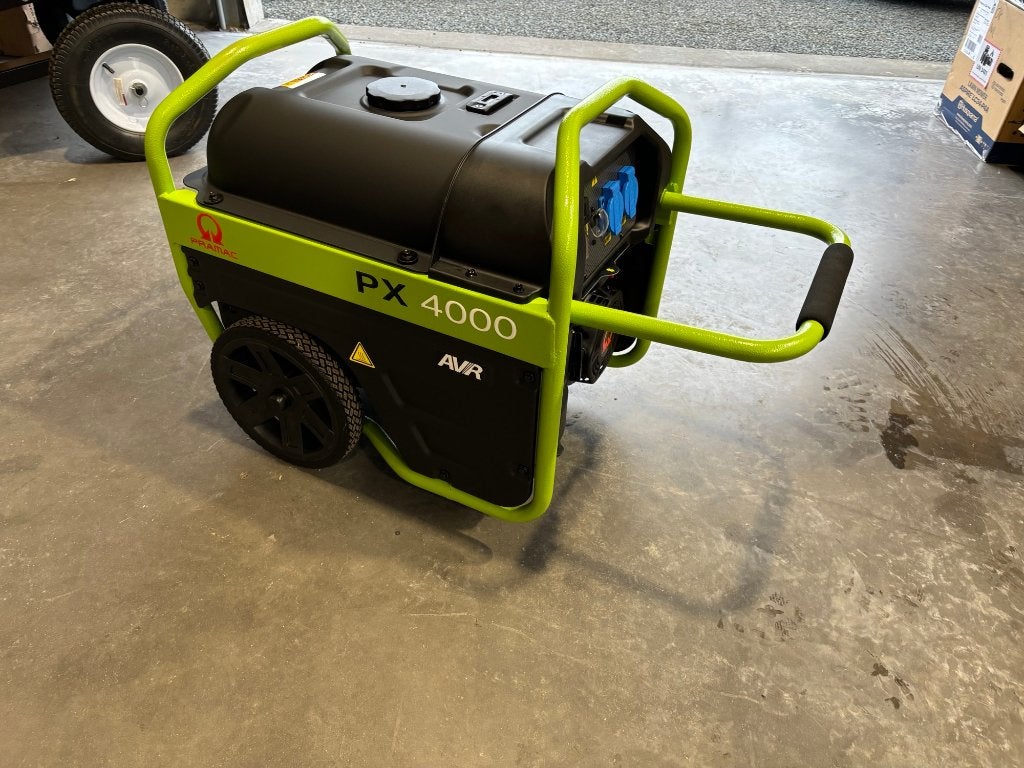 te huur: stroomgroep 3kVA met voltage regeling _ Pramac, Doe-het-zelf en Bouw, Aggregaten, Ophalen, Gebruikt, Minder dan 5 kVA