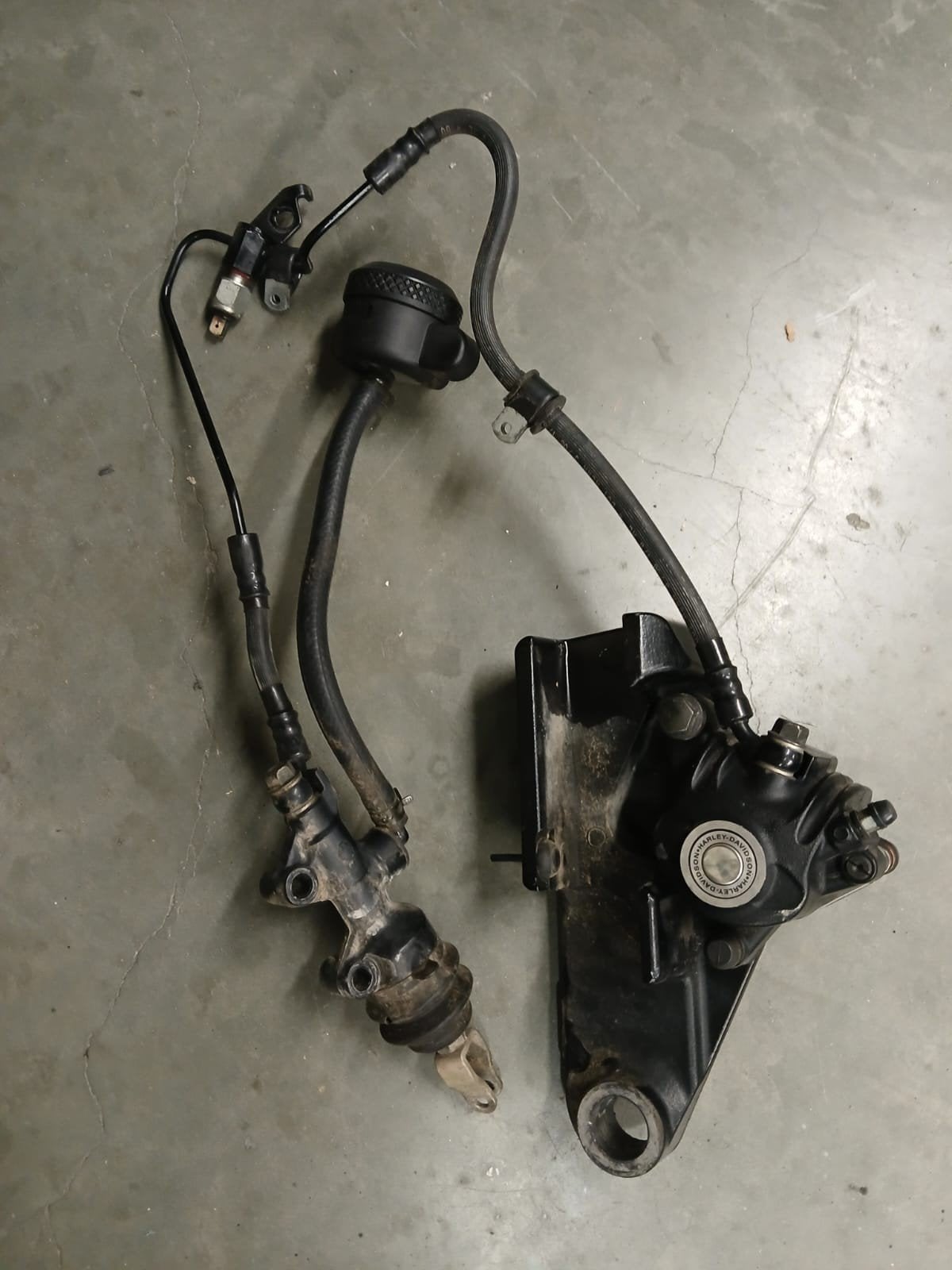 Volledig achterremsysteem van sportster vanaf 2004, Motoren, Ophalen