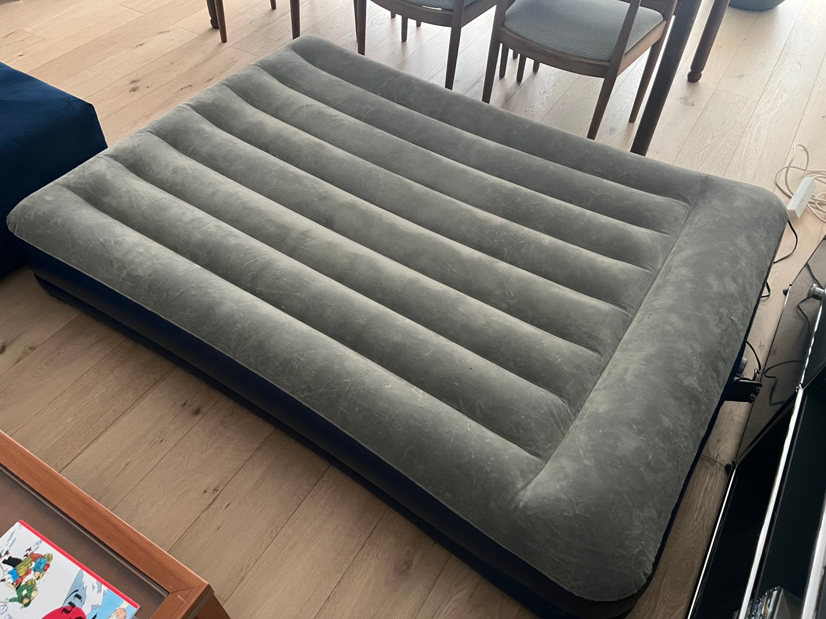 Bestway luchtmatras 203 x 152 x 36 cm, Ophalen, Zo goed als nieuw