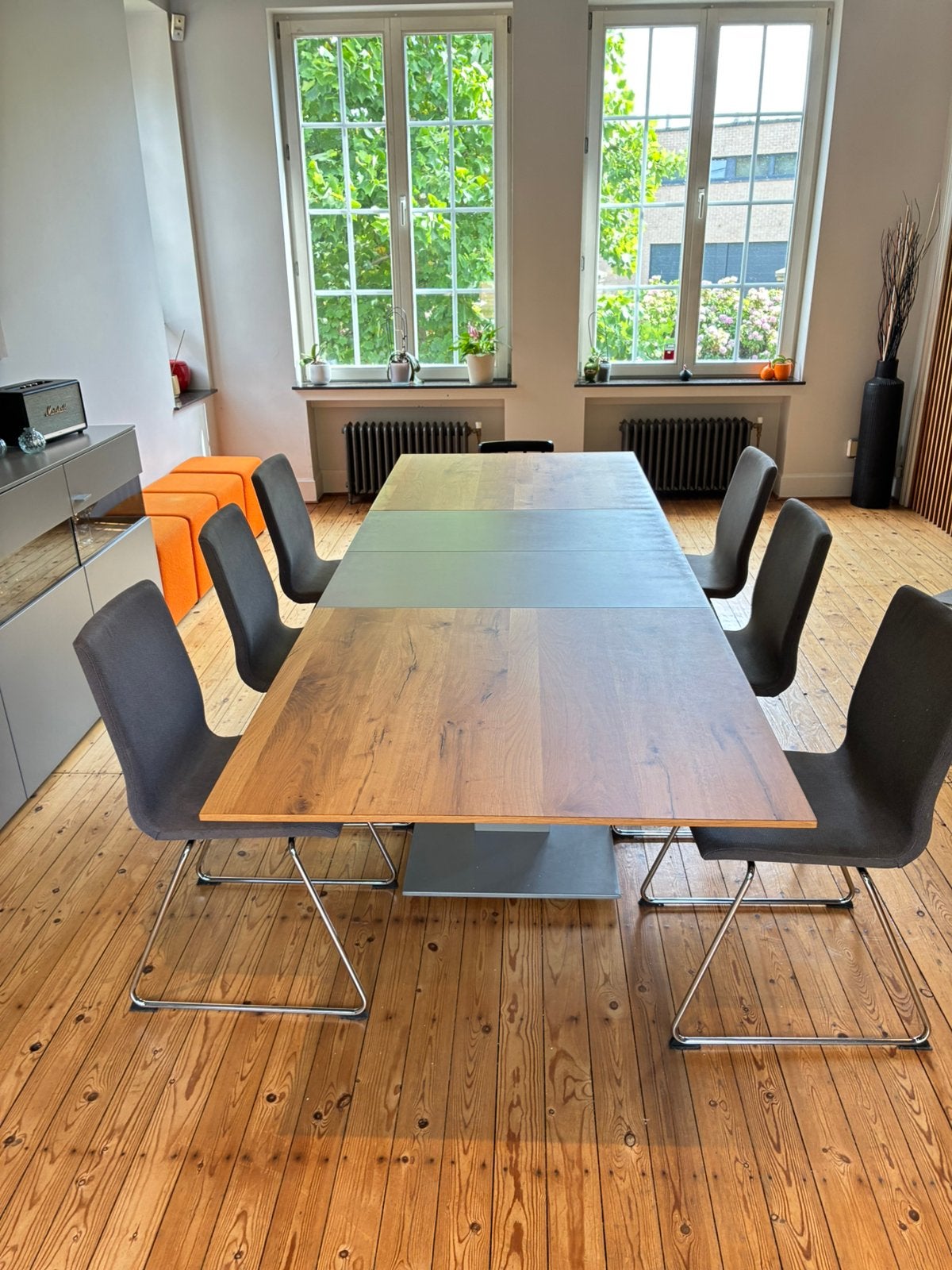 Salle à manger complète, Enlèvement
