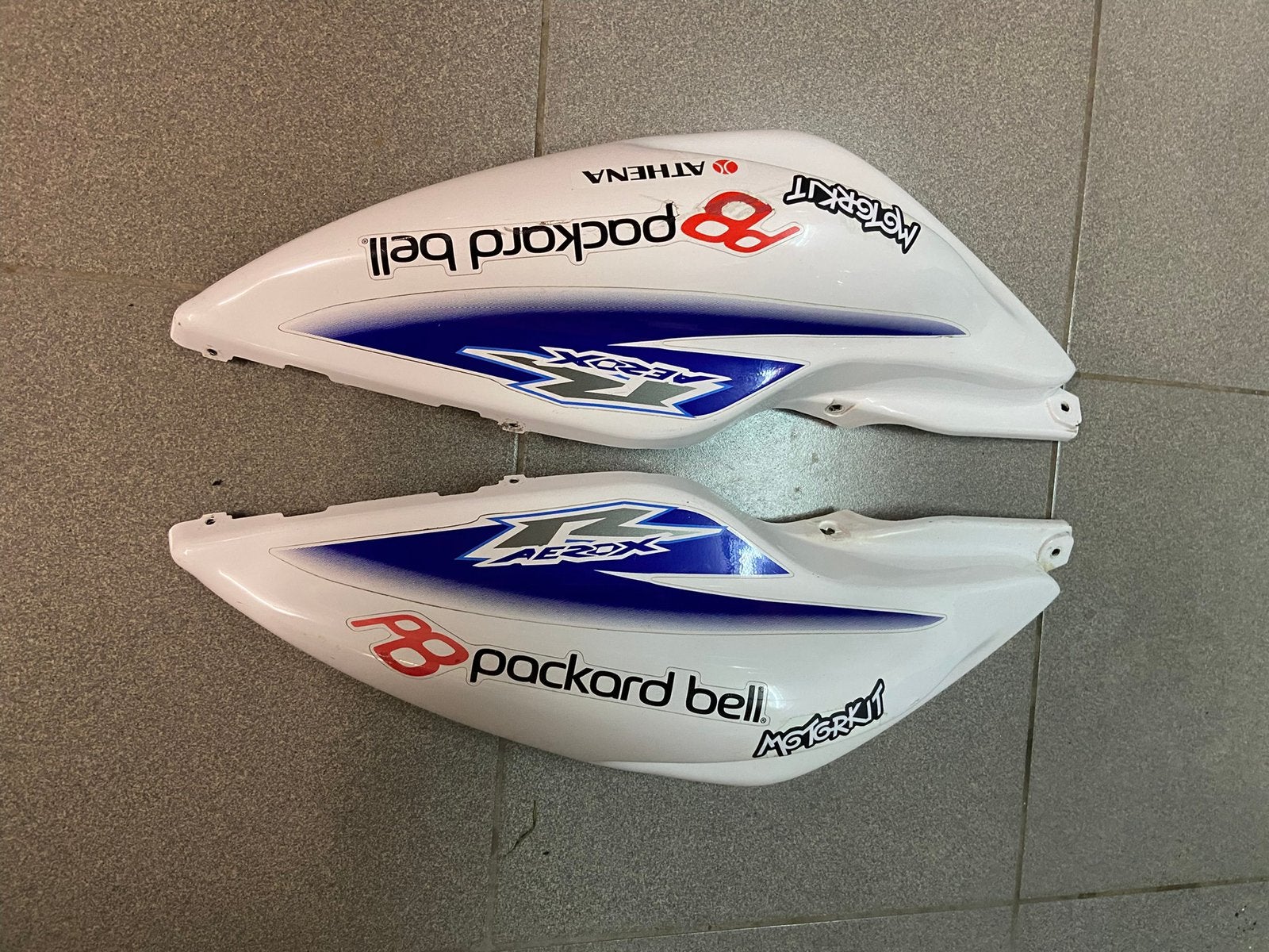 Capot latéral droit Aerox Rossi, Enlèvement, Neuf, Capot, Yamaha