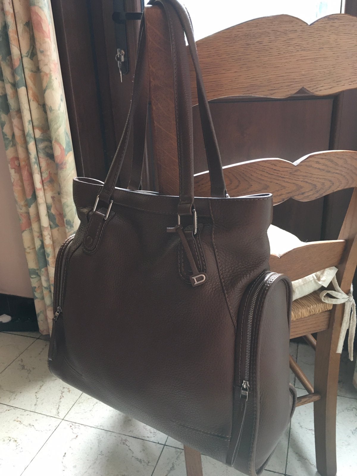 Sac Delvaux, Enlèvement, Comme neuf