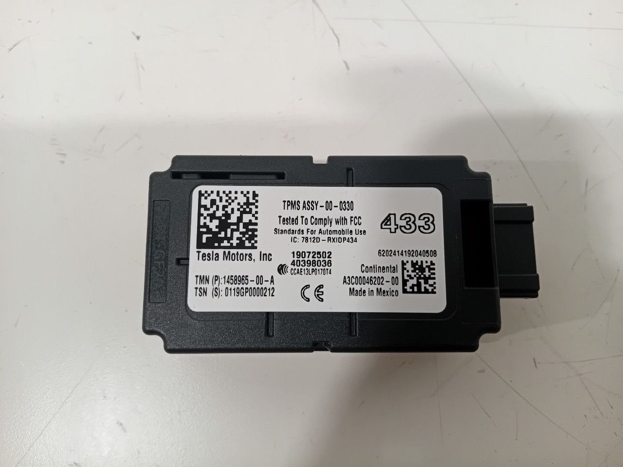 Computer bandenspanning Tesla Model 3, Onderdelen@venauto.nl, Van der Ven Autorecycling B.V., Ettenseweg 76, 4706 PB Roosendaal, The Netherlands