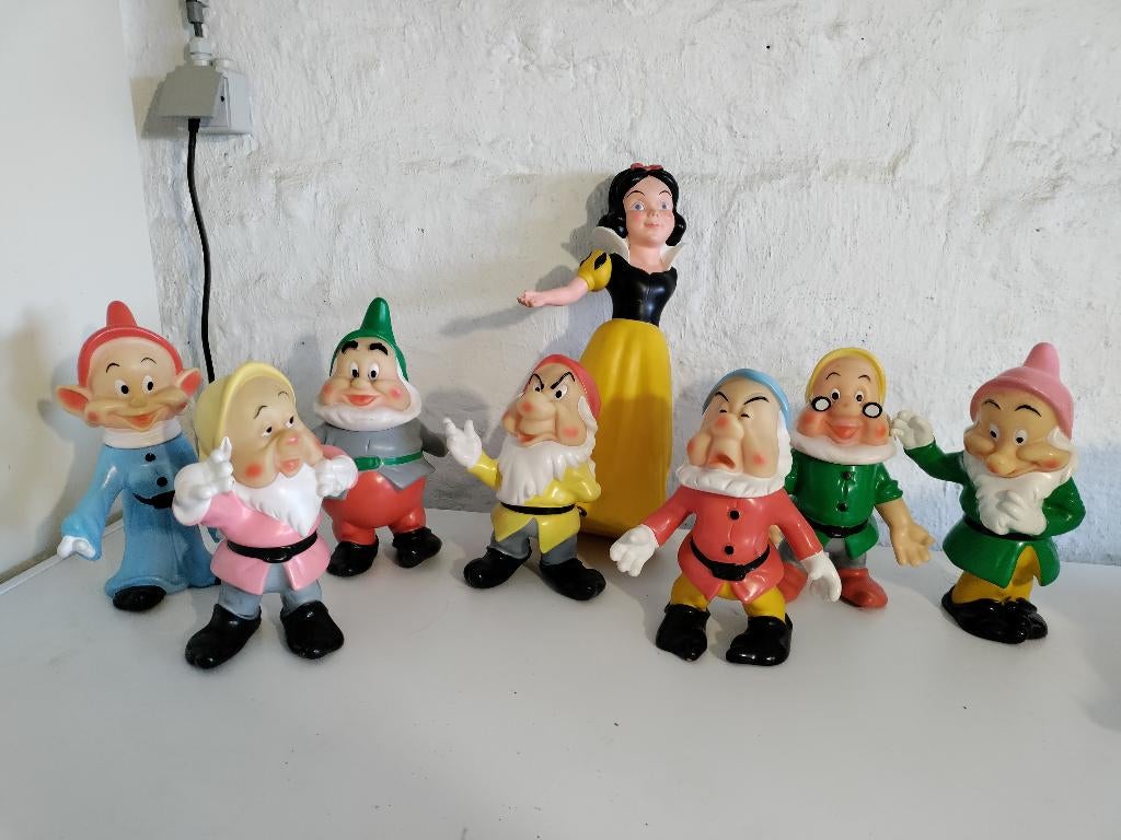JOUET 1973 DELACOSTE NAIN BLANCHE NEIGE 25 CM WALT DISNEY, Collections, Disney, Enlèvement, Blanche-Neige ou Belle au Bois Dormant