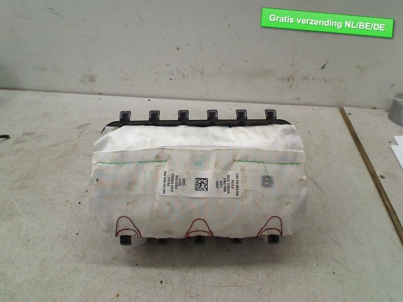 AIRBAG PASSAGER Fiat 500 (312) (01-2007/12-2012) (52009430), FCA Germany GmbH, IPC D1-09 Bahnhofsplatz
65423  Rüsselsheim am Main, DE