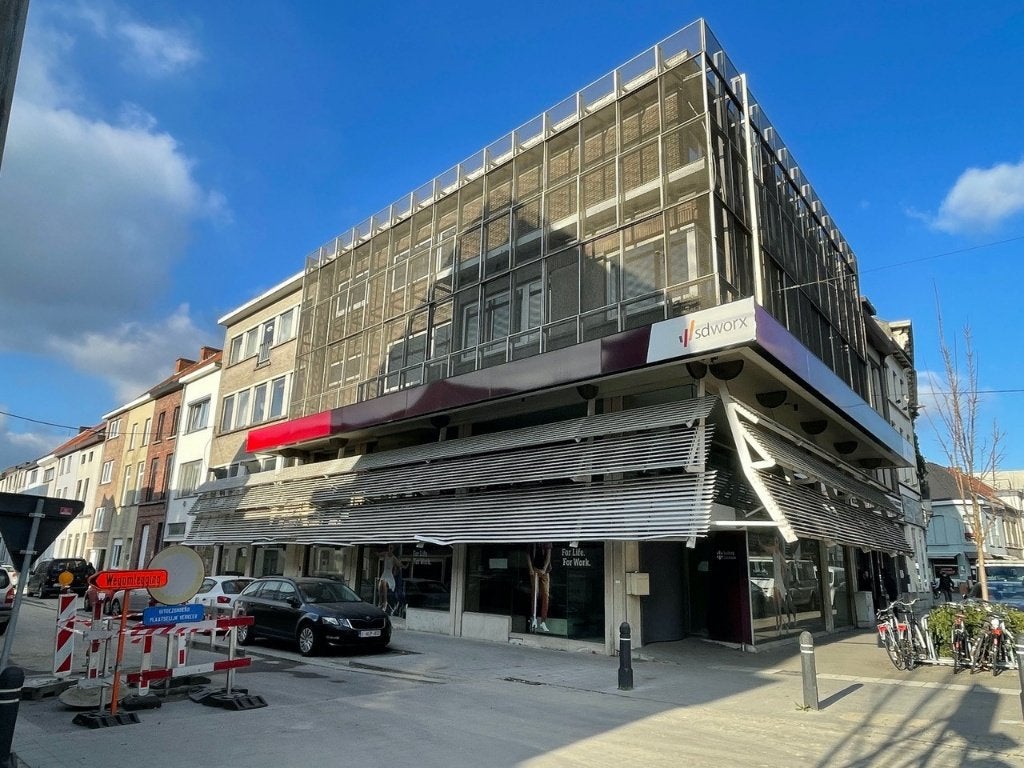 INSTAPKLAAR HANDELSPAND/KANTOOR TE HUUR OP TOPLOCATIE, Immo, Gent