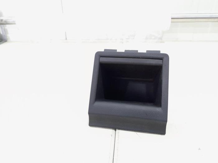 Opbergvak van een Audi A3, Auto-onderdelen, Interieur en Bekleding, Audi, Gebruikt, 3 maanden garantie, Ophalen of Verzenden