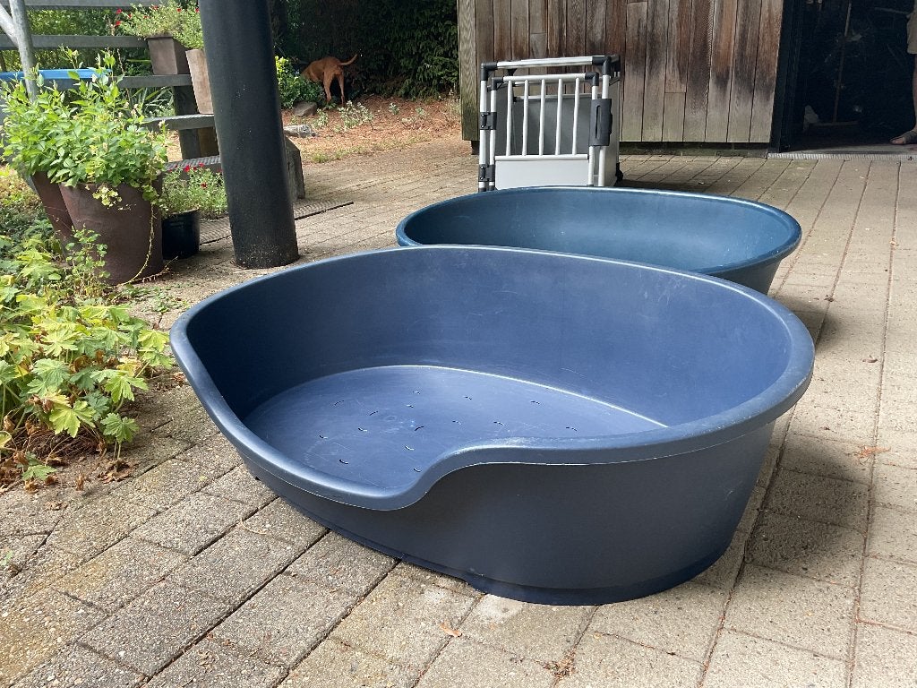 2 Grote hondenmanden / plastic, Dieren en Toebehoren, Hondenmanden, Ophalen, Gebruikt, Overige