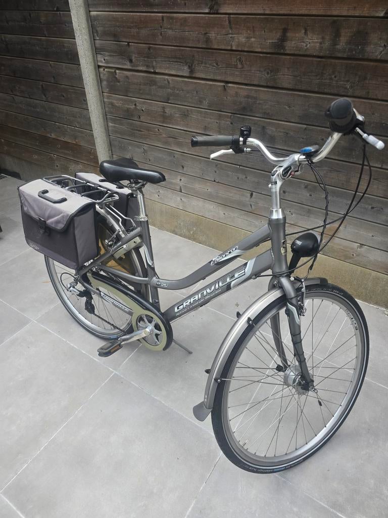 Dames fiets grandville, Enlèvement