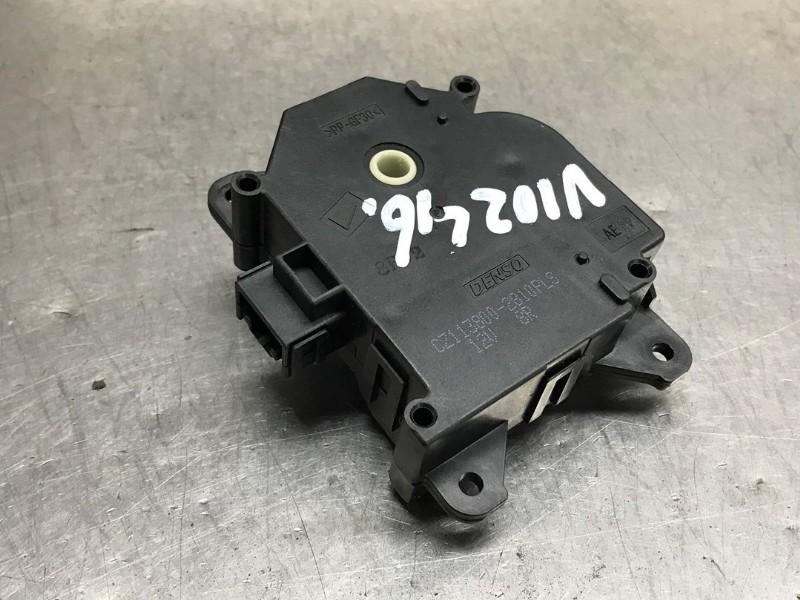 KACHELSTELMOTOR Toyota Yaris III (P13) (|CZ1138002810PLS|), Gebruikt, Toyota