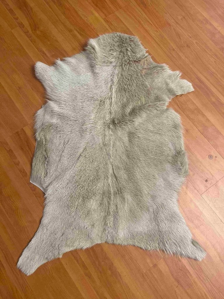 Cuir de chèvre gris écru 103/66 cm, Maison & Meubles, Accessoires pour la Maison | Autre, Utilisé, Gris, Autres styles, Enlèvement ou Envoi