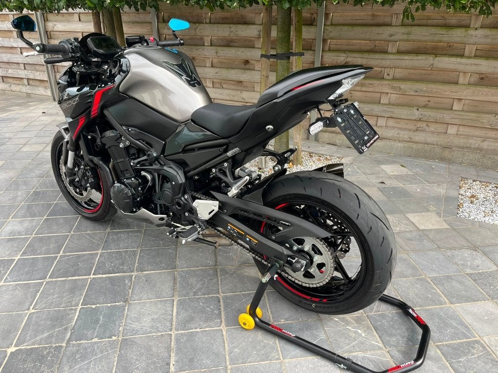 Kawasaki z900**performance pack**35kw**akrapovic**3200KM!!*, Motoren, 948 cc, Bedrijf, Minimaal motorrijbewijs A2, Handgeschakeld
