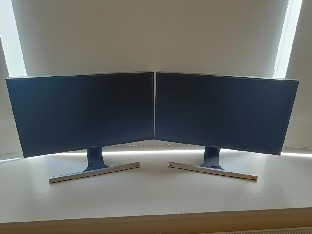 TWEE monitoren Samsung S24D590, Computers en Software, Monitoren, Ophalen, HD, LED