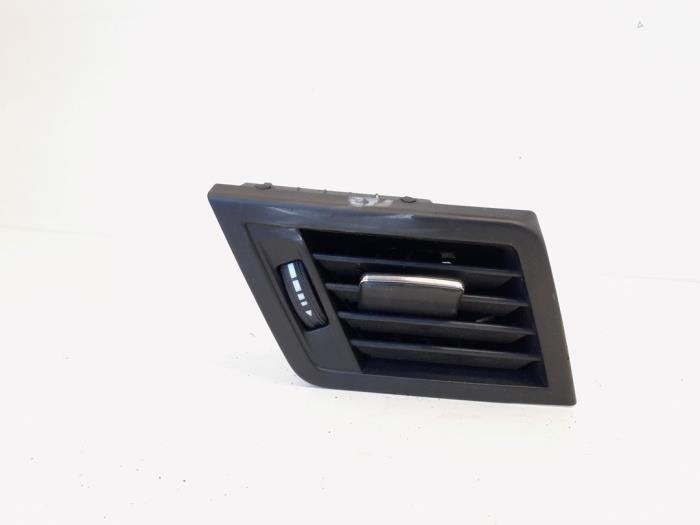 Grille aération tableau de bord d'un Mercedes E-Klasse, 3 mois de garantie, Utilisé, -, -