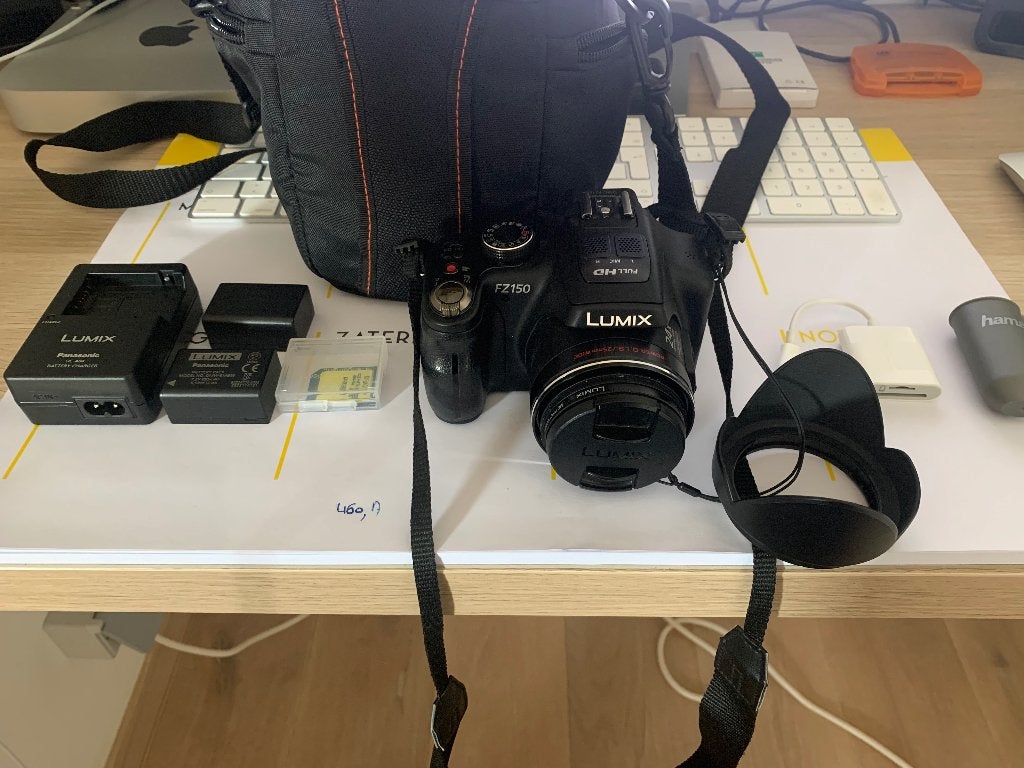 Panasonic Lumix DMC-FZ150 complete fotocamera, TV, Hi-fi & Vidéo, Pare-soleil, 12 mégapixels, Comme neuf, Enlèvement