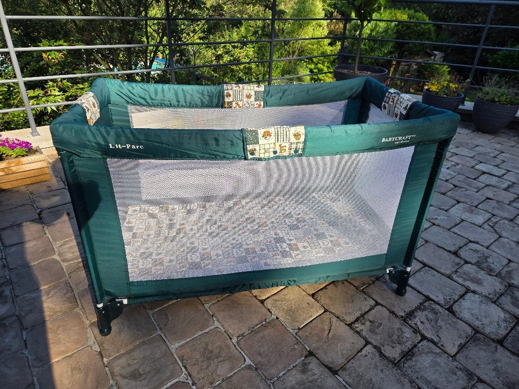 Lit parapluie avec surmatelas et drap, Enlèvement, Utilisé, Lit