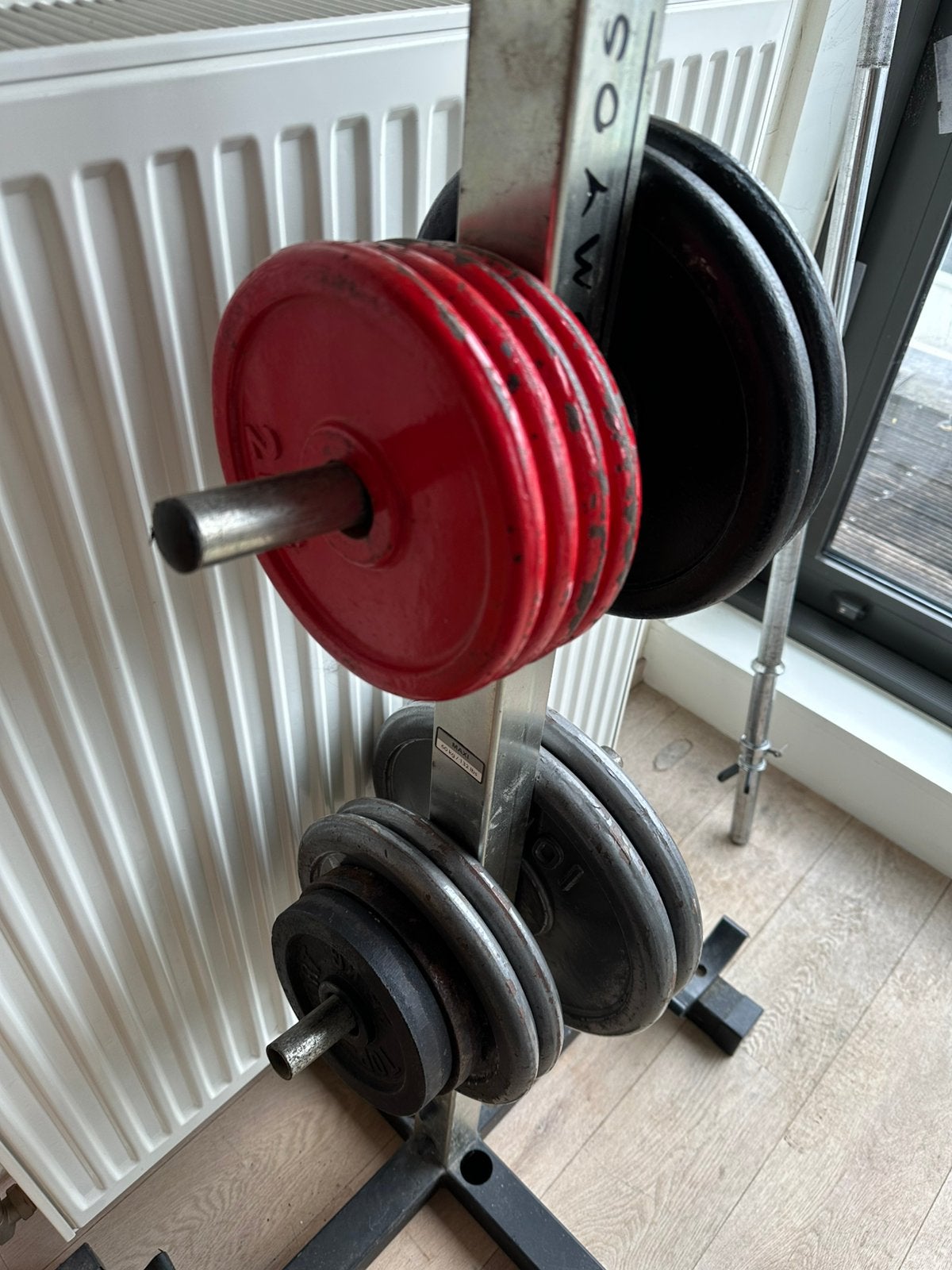 Halterset 54 kg + stang 150 cm + Dymos gewichtenrek (30 mm), Sport en Fitness, Fitnessmaterialen, Gebruikt, Halterset, Ophalen