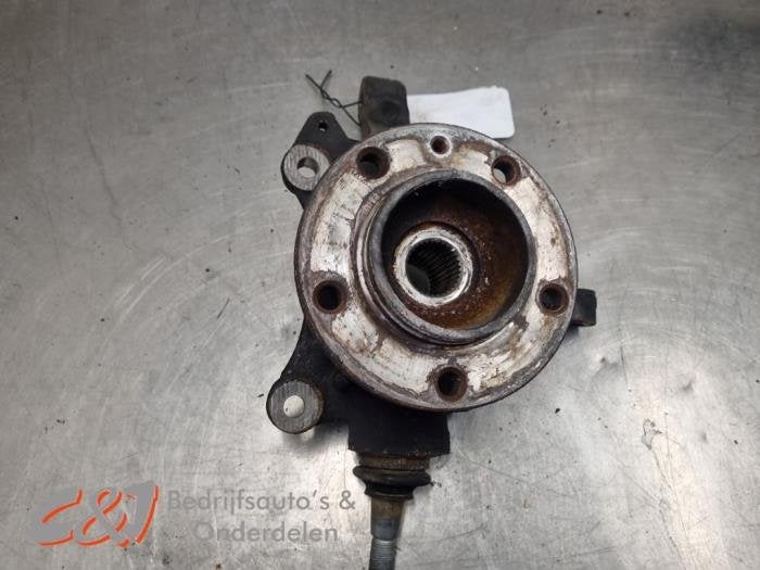 Fusee links-voor van een Renault Master, Auto-onderdelen, Ophanging en Onderstel, Gebruikt, -, Renault, -