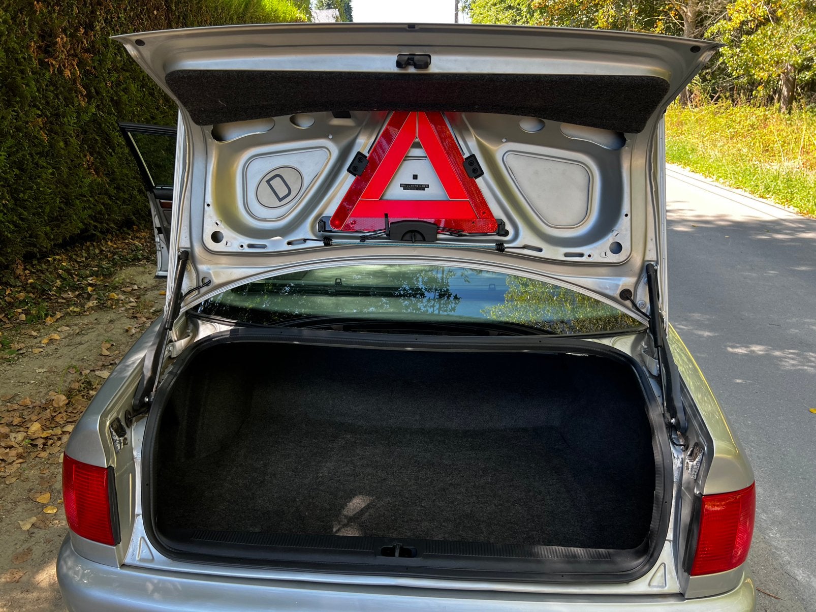 Mooie Audi oldtimer S6 4.2 V8 met 232 241 km, foto 10